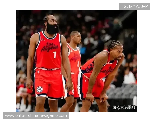 哈登聪明传球制造空间,快船再度引爆全场