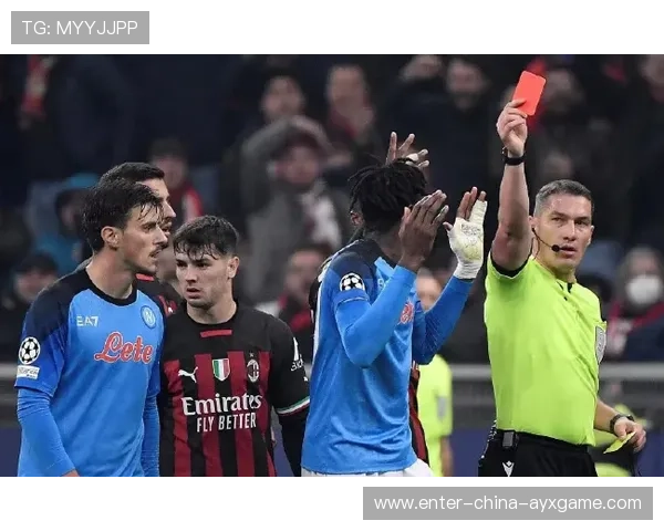 那不勒斯中场远射意外收获佳果